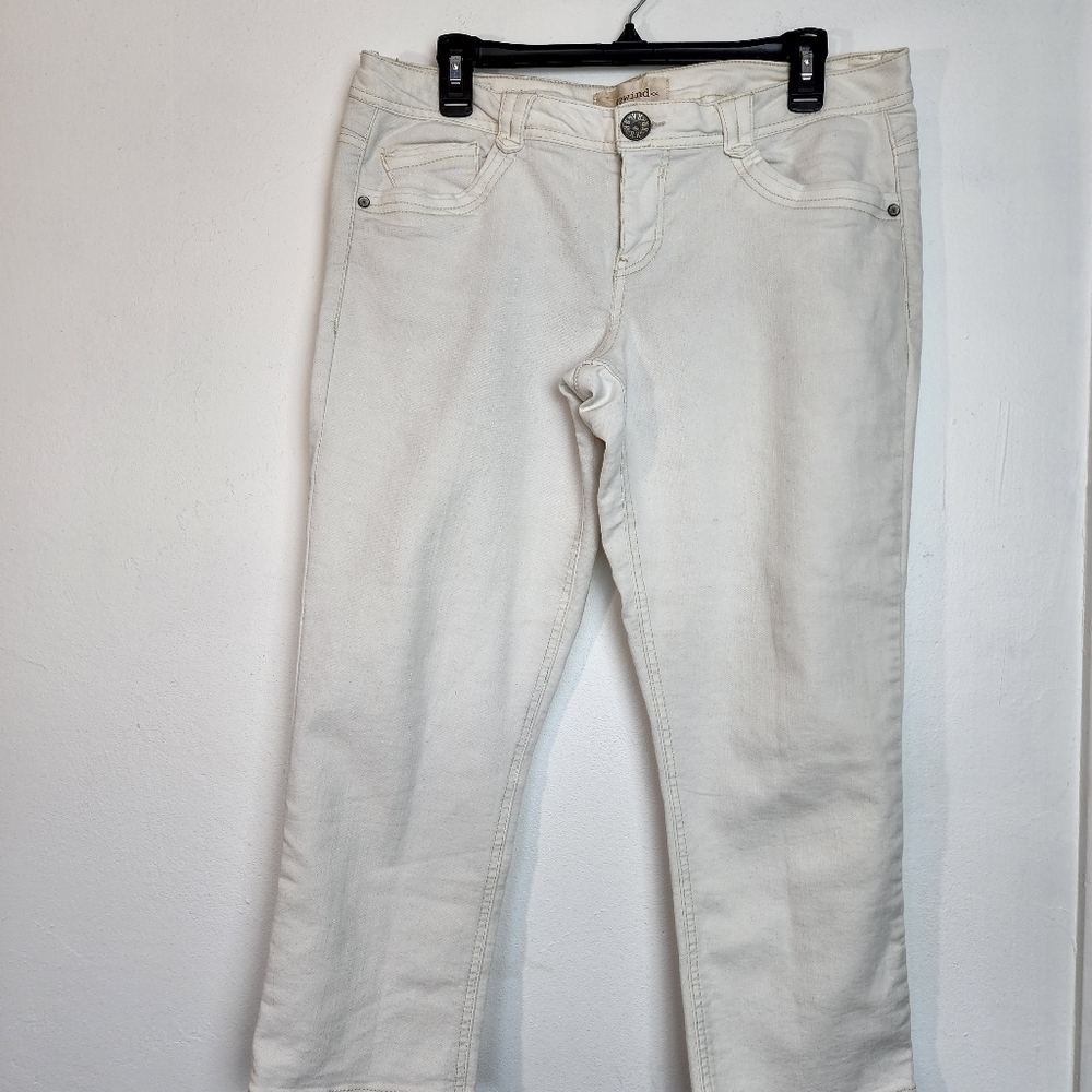 Rewind  White Low Rise Stretch Women's Capri Pants Size 13